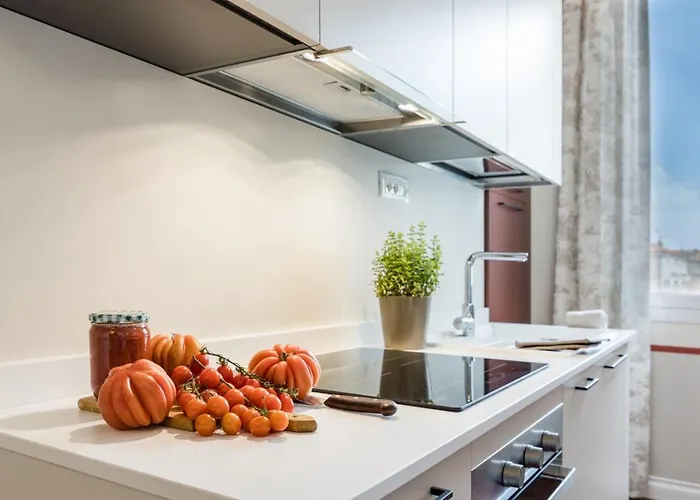 Апартаменти Orange Діано-Марина