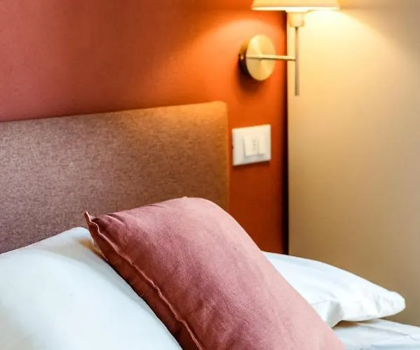 Апартаменти Orange *